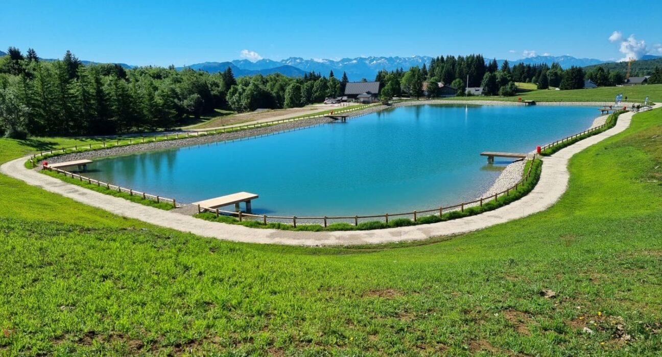 lac plan d'eau de la Feclaz savoie grand revard