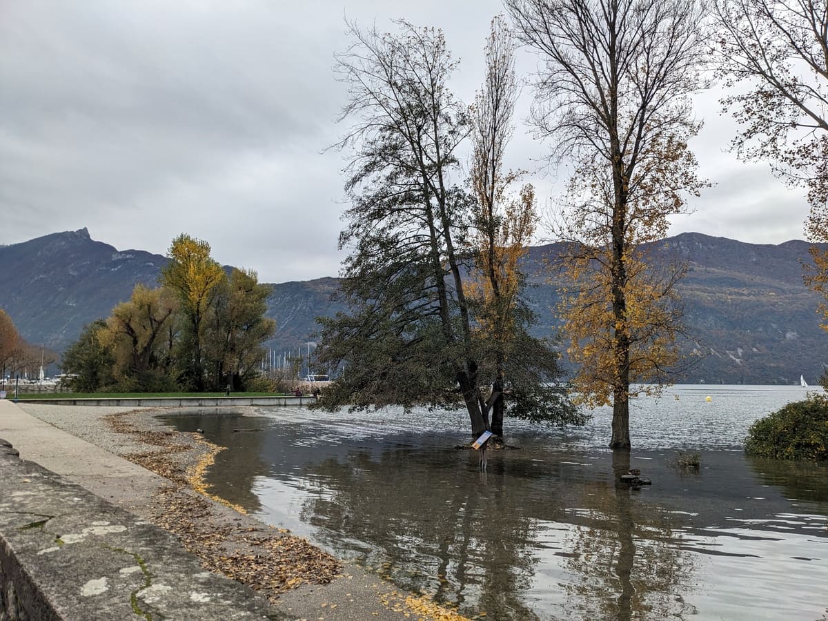 Crue lac du bourget 2023 Plage Mémard