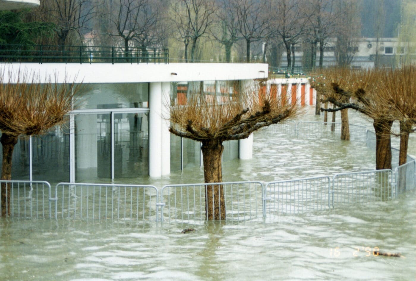 Crues Inondations lac du Bourget Restaurant de la Plage 1990