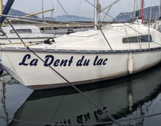 Bateau la dent du lac