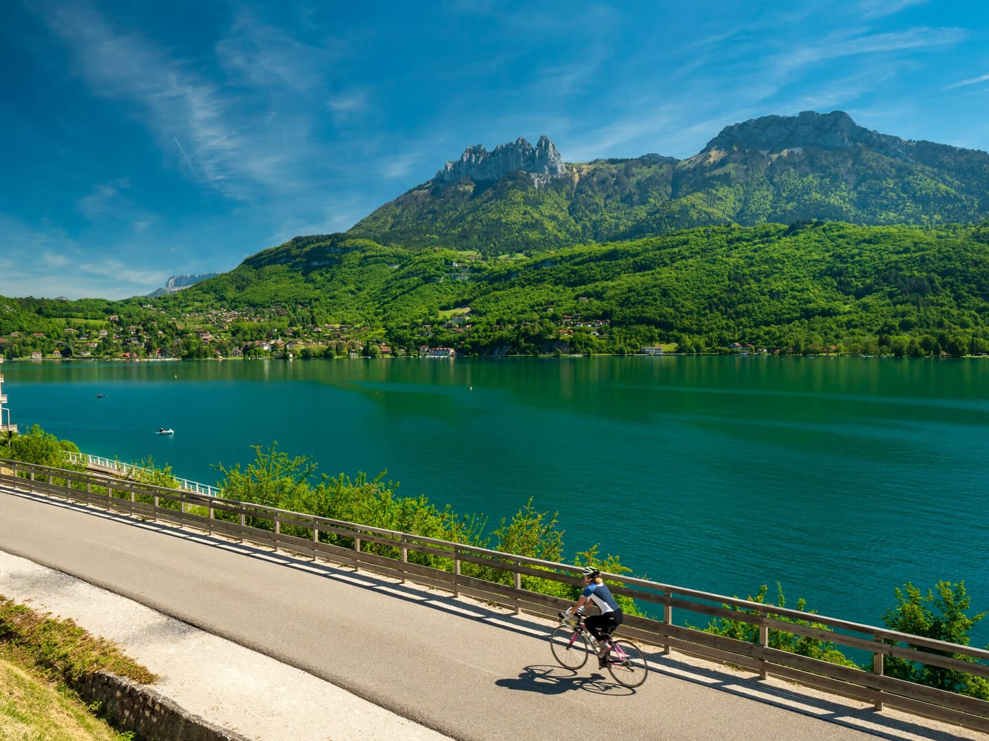 tour du lac Annecy vélo