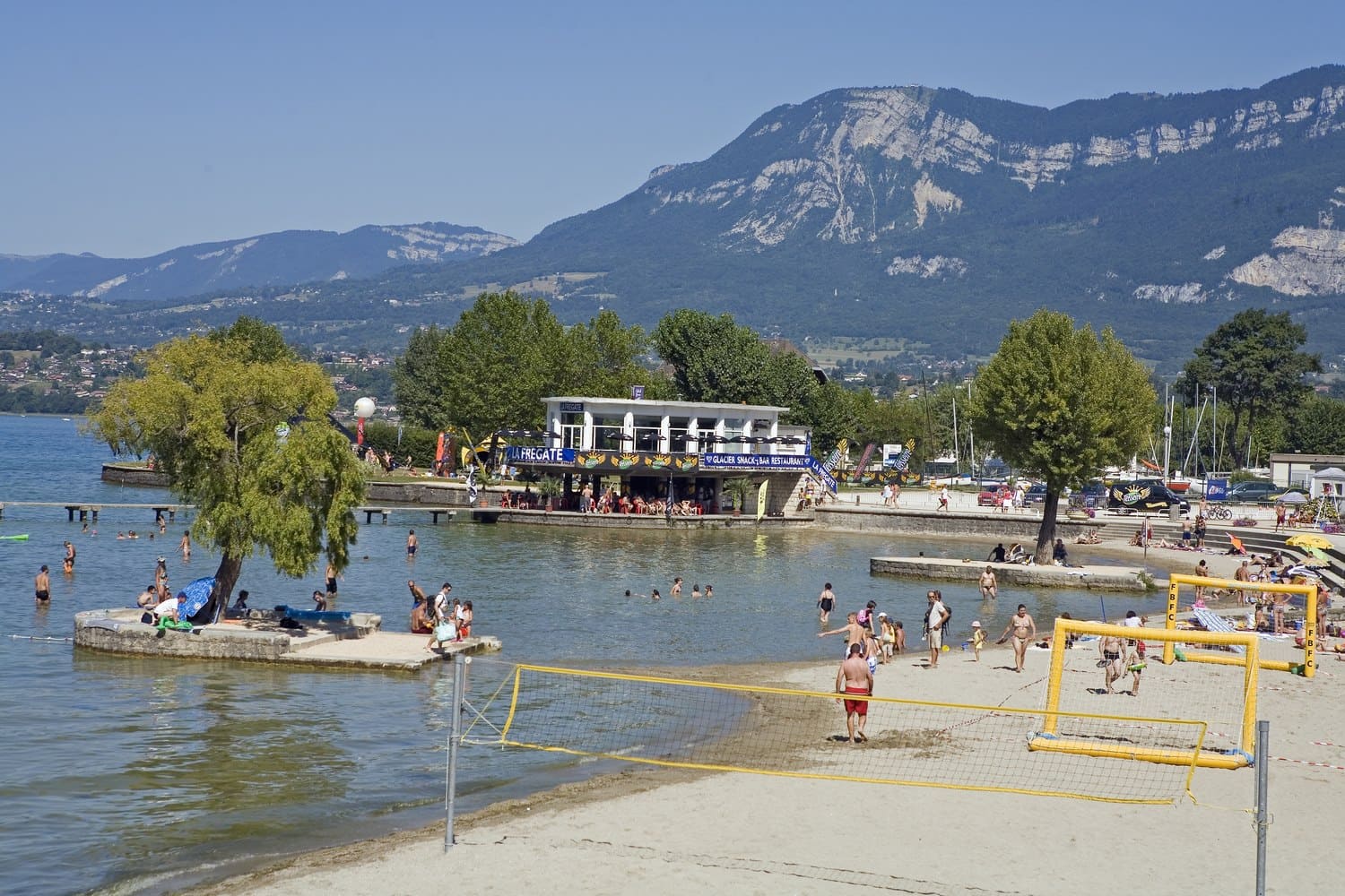 Plage-municipale-Le-Bourget-du-Lac-Savoie-3