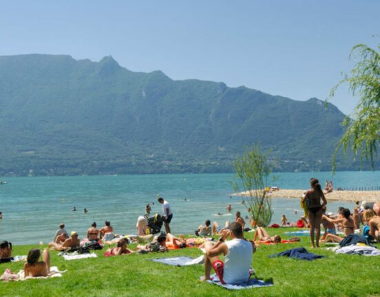 Stationnement autour du lac : tout ce qu’il faut savoir