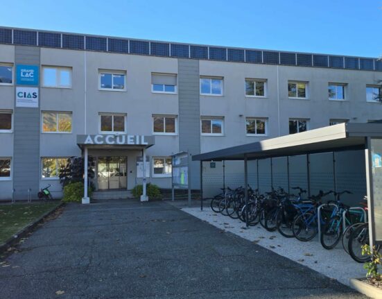 Fermeture de certains services de Grand Lac en mai