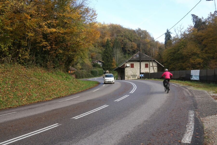 Travaux bande cyclable entre Grésy-sur-Aix et Entrelacs (RD 911)