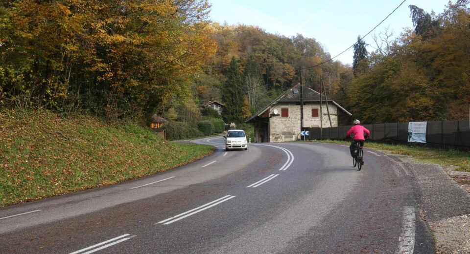 Travaux bande cyclable entre Grésy-sur-Aix et Entrelacs (RD 911)