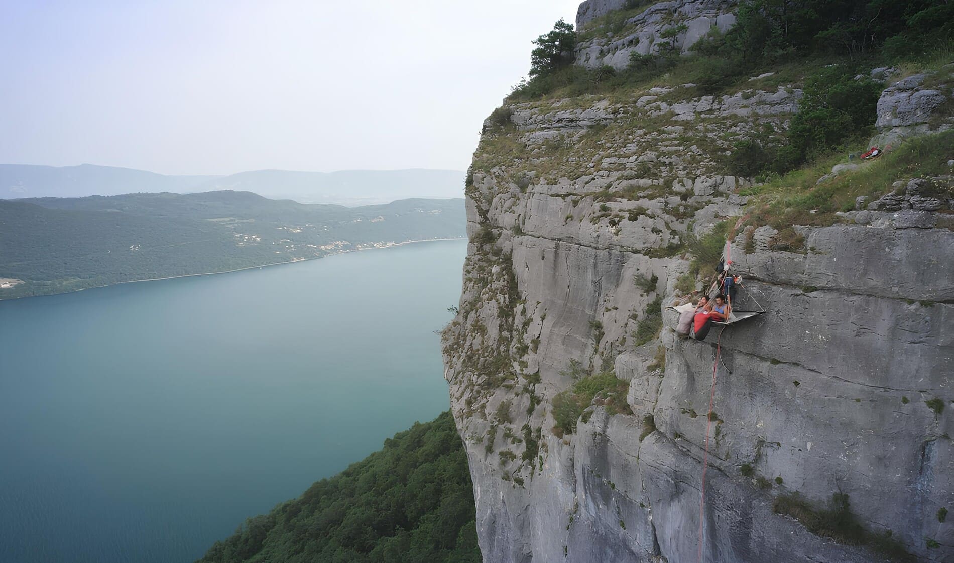 nuit falaise lac du bourget