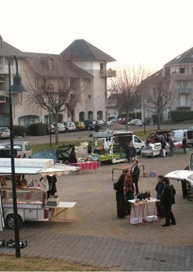 Marché hebdomadaire à La Biolle