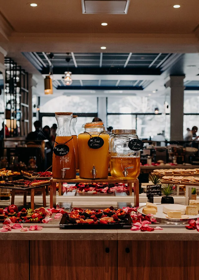 Brunch convivial au Restaurant Biõz chaque dimanche